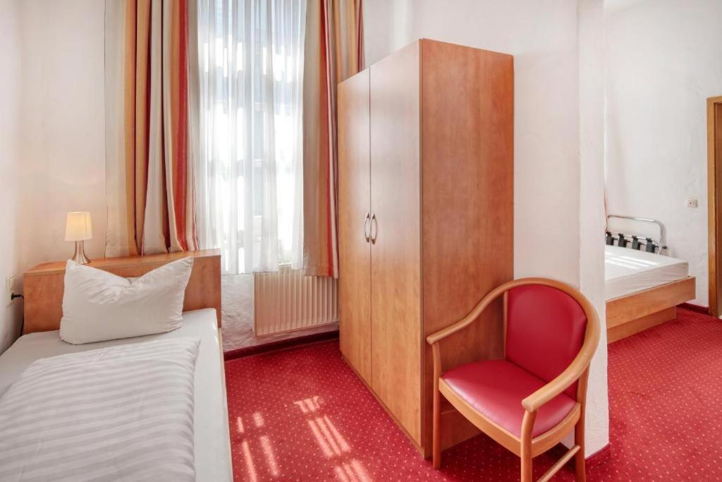 Hotel Restaurant Mathildenhof พุลไฮม์ ห้อง รูปภาพ