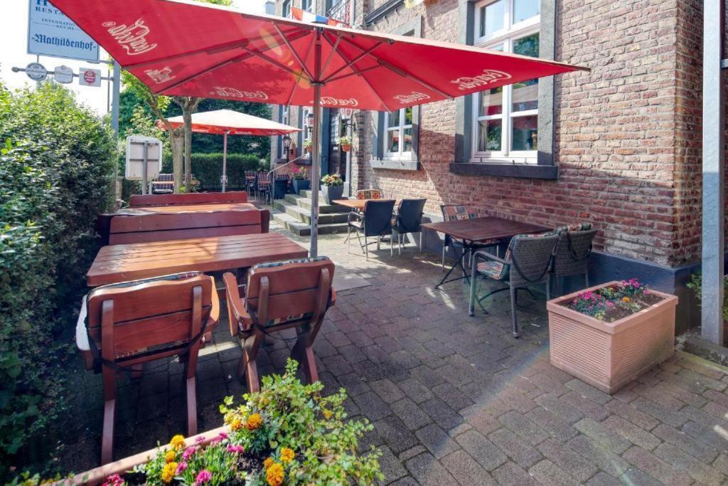 Hotel Restaurant Mathildenhof พุลไฮม์ ภายนอก รูปภาพ